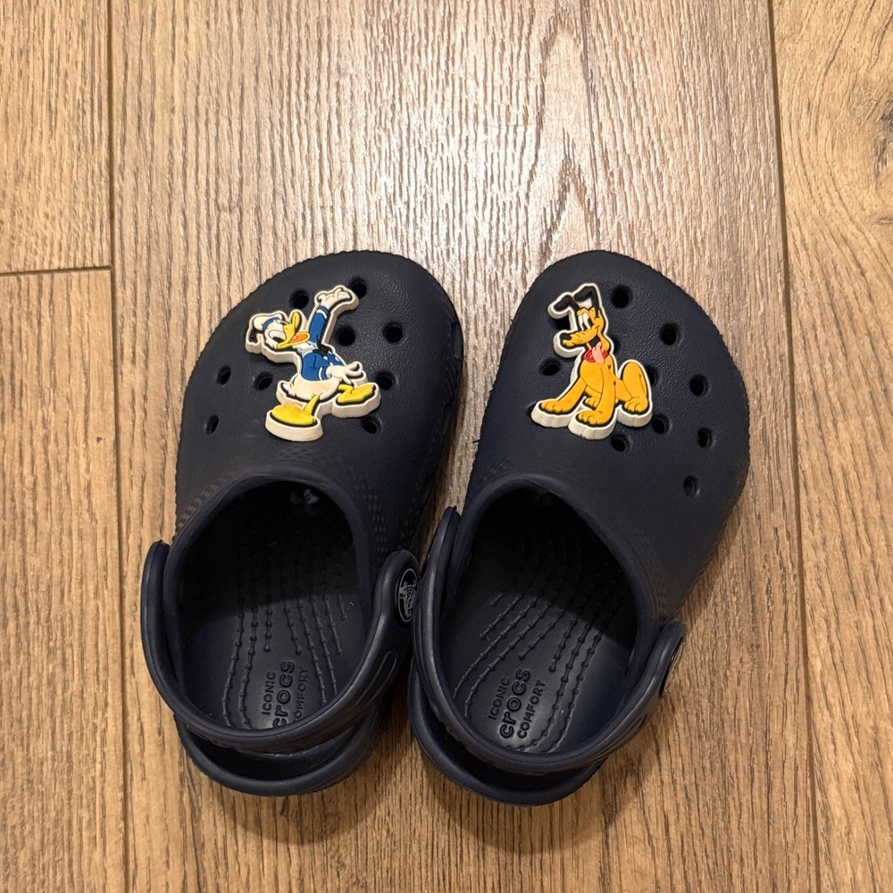 Crocs